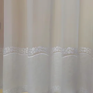 Firanka haftowana kuleczki na dole 180 cm