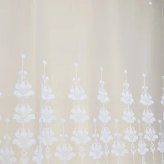 Zasłona biała z kwiecistym wzorem, subtelna