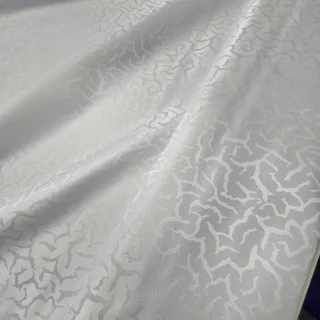 Tkanina plamoodporna biała panterka 160 cm
