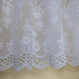 Firanka haftowana kwiatki na markizecie 180 cm