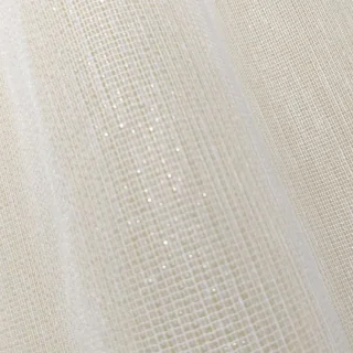 Błyszcząca srebrna nitka w materiale