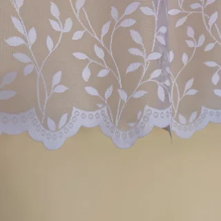 Firanka żakardowa listki z oczkami 105 cm