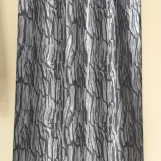Zasłona gotowa czarno-srebrna wzór kory drzewa 155x240 cm