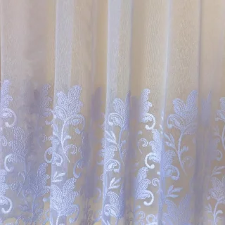 Firanka haftowana na markizecie 150 cm - błyszczący haft u dołu na wiszącej firanie