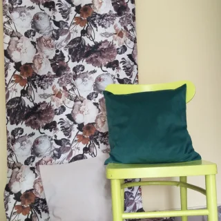Tkanina w kwiaty do szycia zasłon do salonu