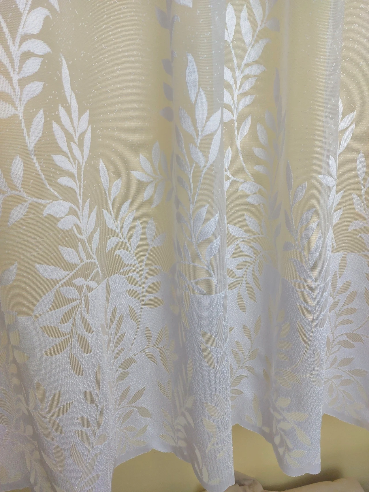Jacquard sheer curtain · Ref. 258