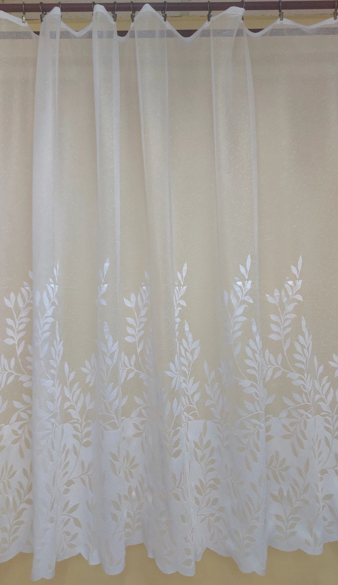 Jacquard sheer curtain · Ref. 258