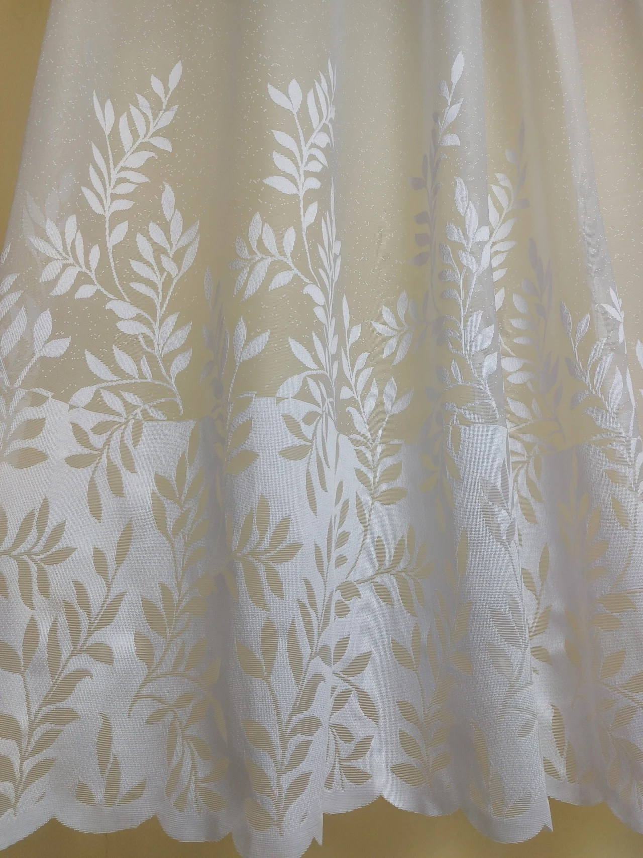 Jacquard sheer curtain · Ref. 258