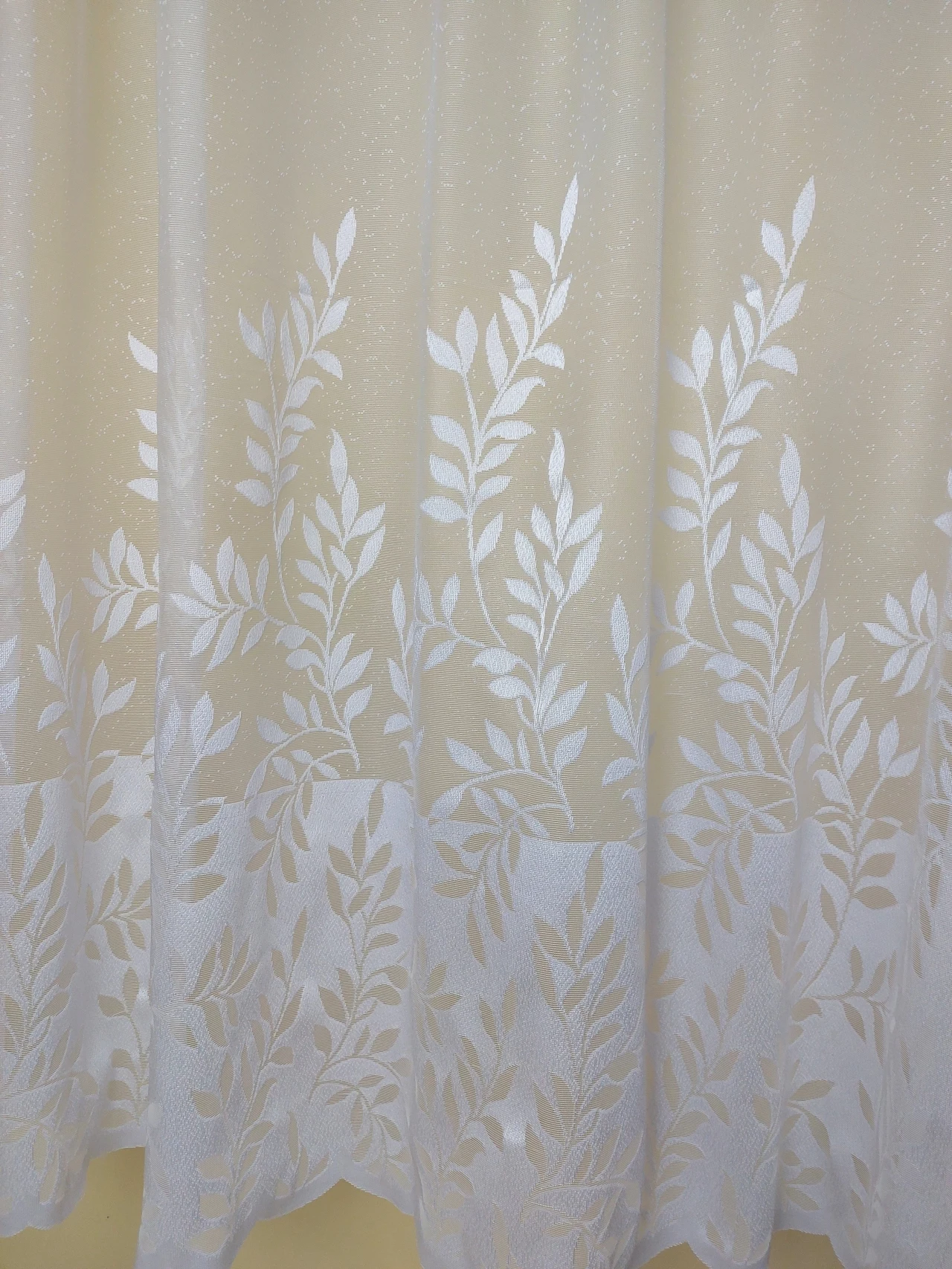 Jacquard sheer curtain · Ref. 258