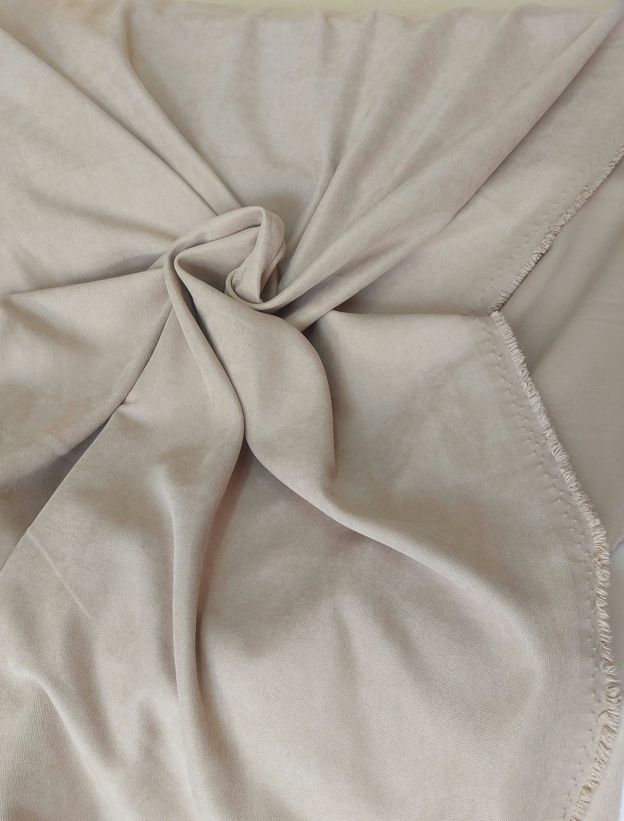 Polyester závěsová látka · Ref. 252